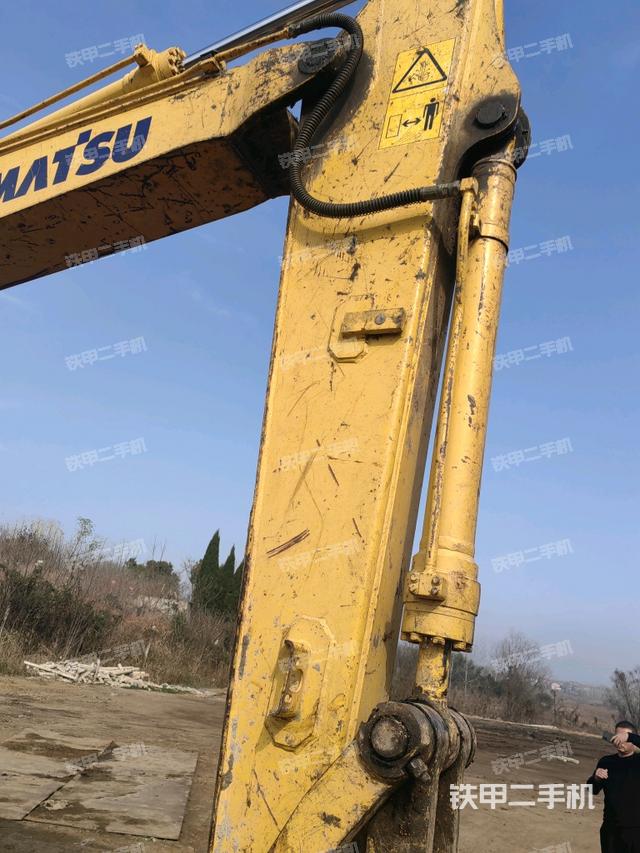 小臂整體左后（工作和回轉(zhuǎn)裝置）