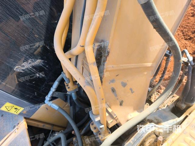 大臂背部俯視（工作和回轉(zhuǎn)裝置）