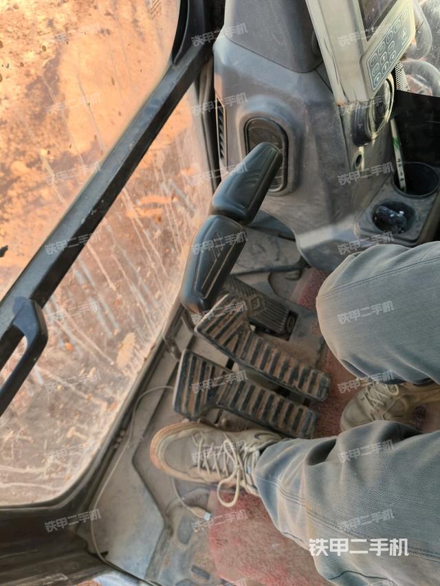 駕駛室左前45度（駕駛室部分）