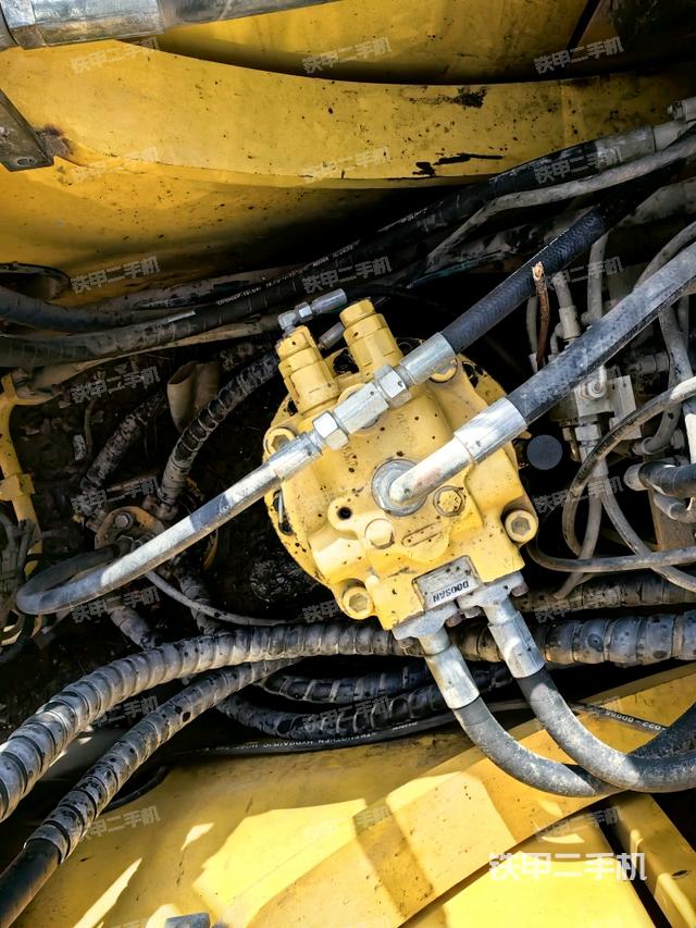 回轉(zhuǎn)馬達(dá)（上車部件）