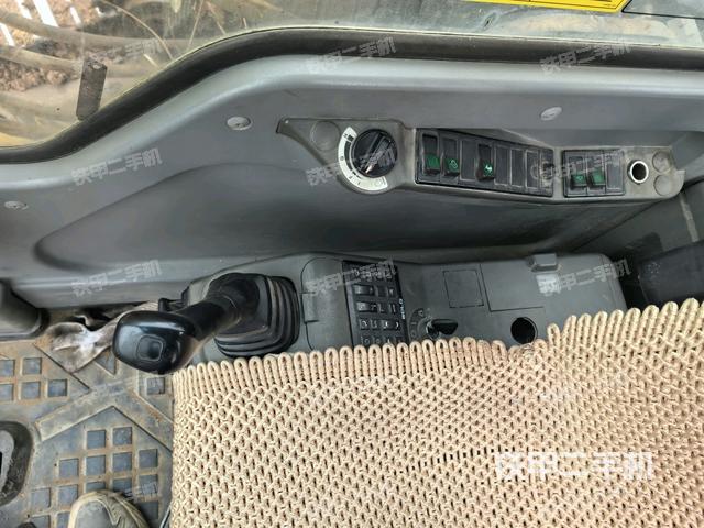 座椅左側控制臺/音響/含左手柄（駕駛室部分）