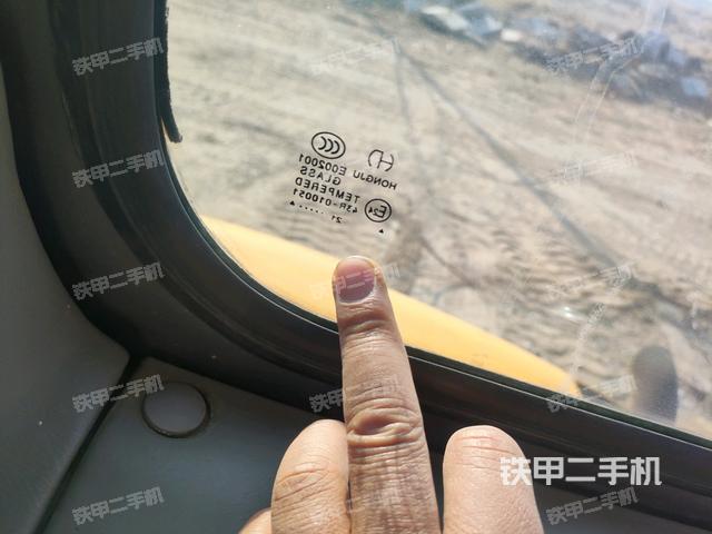 后窗玻璃角標(駕駛室部分) 后窗玻璃角標(駕駛室部分)