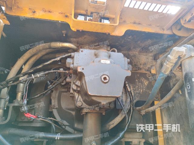 液壓泵斜45?左（大件艙室）