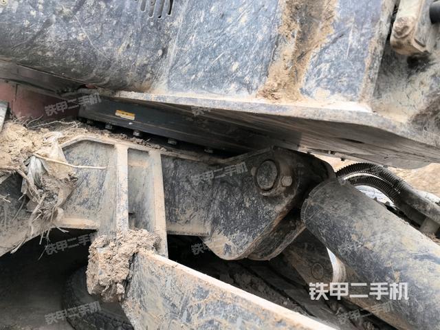 轉(zhuǎn)盤和下車架正前（工作和回轉(zhuǎn)裝置）