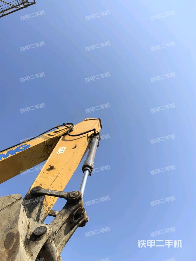 小臂整體左后(工作和回轉(zhuǎn)裝置) 小臂整體左后(工作和回轉(zhuǎn)裝置)