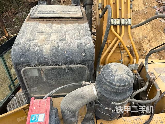 驾驶室顶部（整机外观）