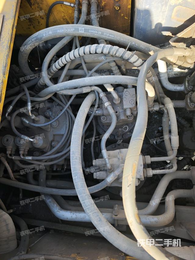 回轉(zhuǎn)馬達和主控閥（整機外觀）