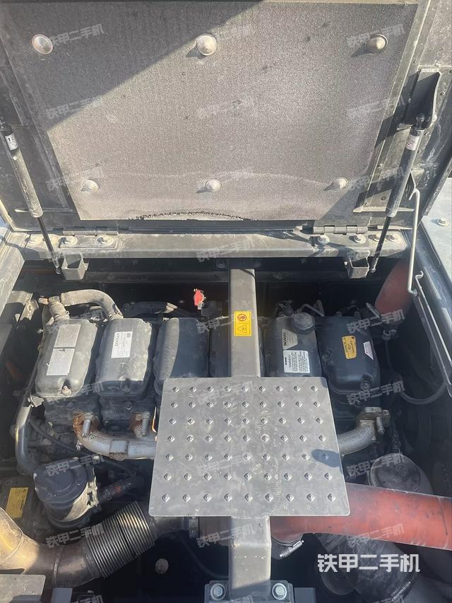 發(fā)動(dòng)機(jī)整體俯視（整機(jī)外觀(guān)）