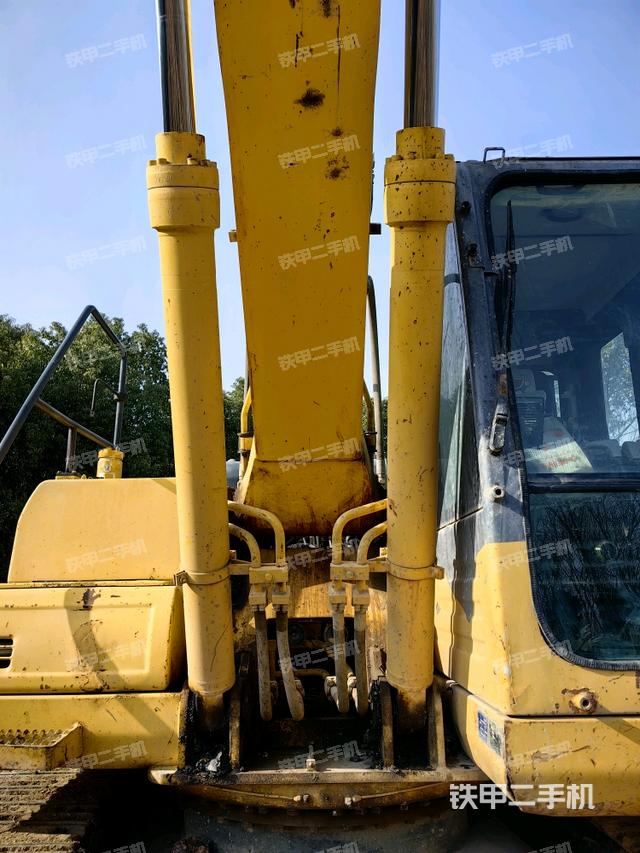 大臂油缸整體?豎拍（工作和回轉(zhuǎn)裝置）