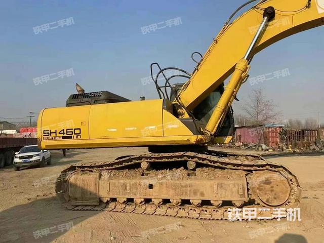 單側(cè)履帶整體(整機(jī)外觀) 單側(cè)履帶整體(整機(jī)外觀)
