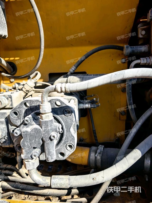 液壓泵斜45?左（大件艙室）