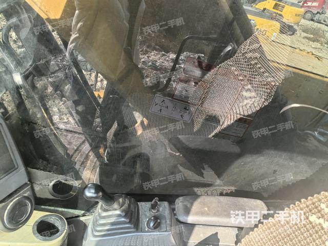 座椅右側(cè)控制臺/鑰匙門/油門/含右手柄(駕駛室部分) 座椅右側(cè)控制臺/鑰匙門/油門/含右手柄(駕駛室部分)