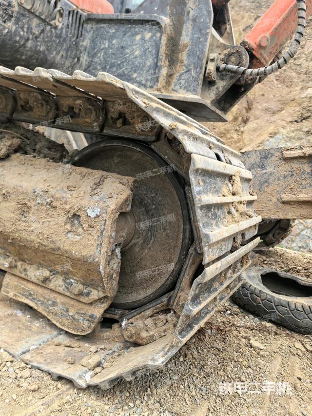 右導向輪（行走機構(gòu)）