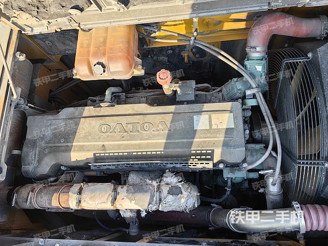 发动机整体俯视（整机外观）