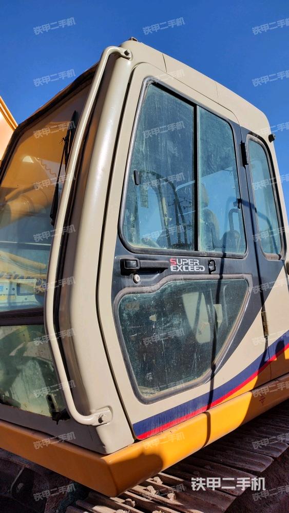 駕駛室頂部（整機(jī)外觀）