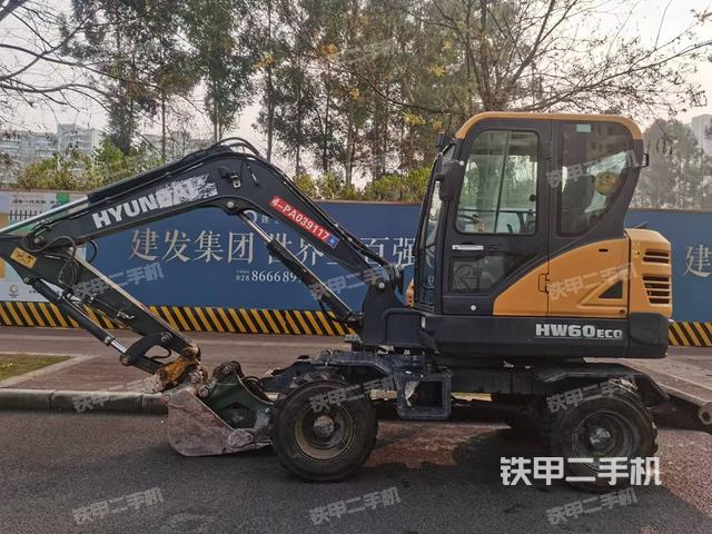 驾驶室整体（整机外观）