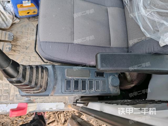 座椅左側(cè)控制臺/音響/含左手柄（駕駛室部分）