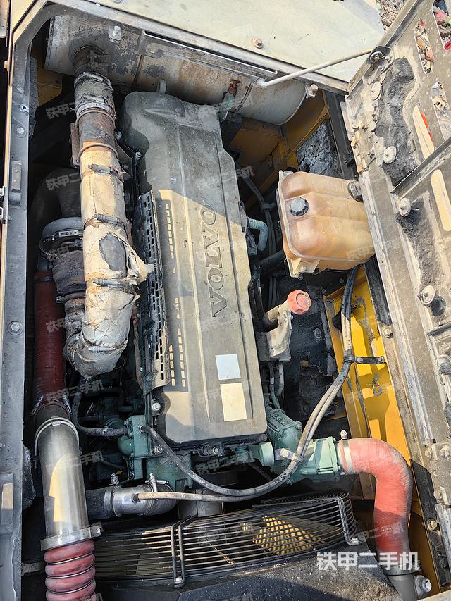 发动机整体俯视（整机外观）