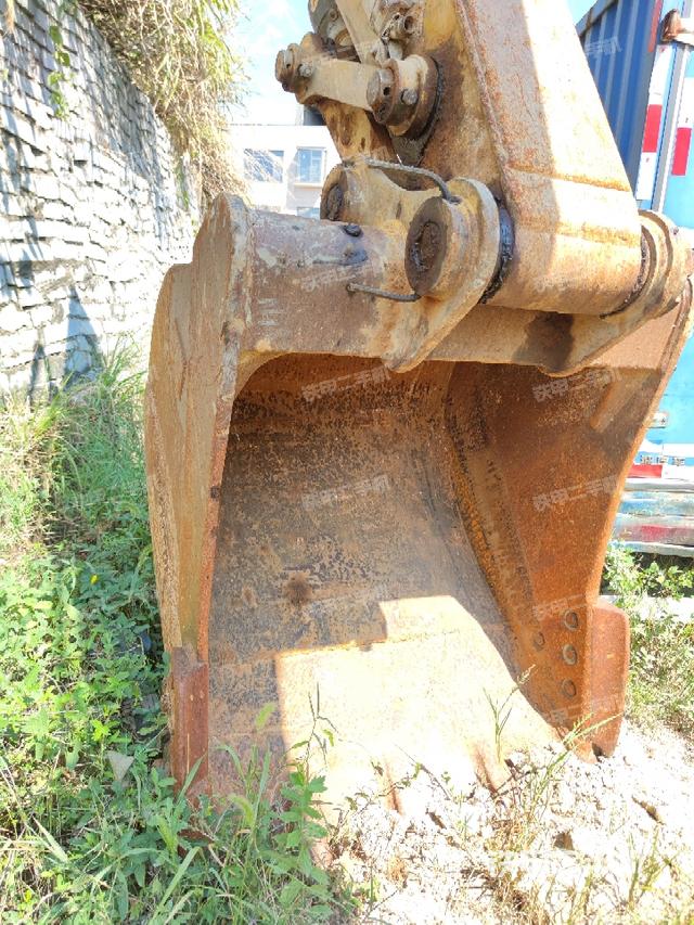 鏟斗右后整體（工作和回轉(zhuǎn)裝置）