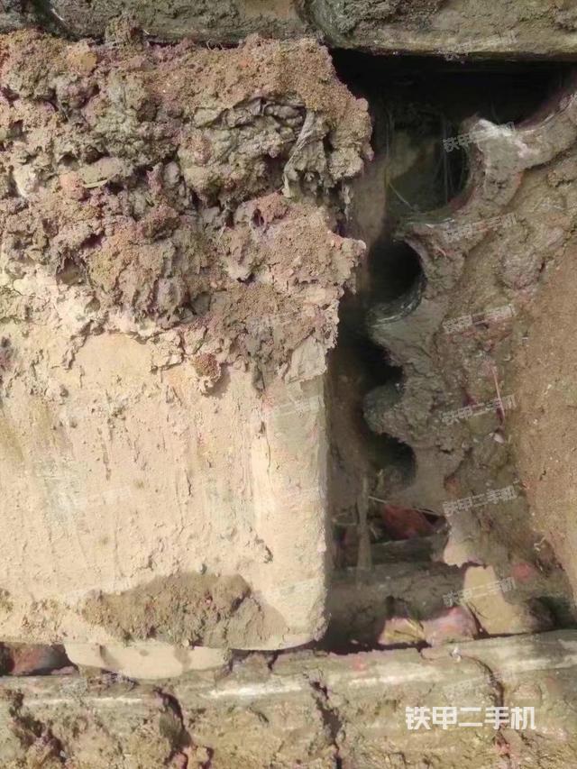 單側(cè)履帶整體（整機(jī)外觀）