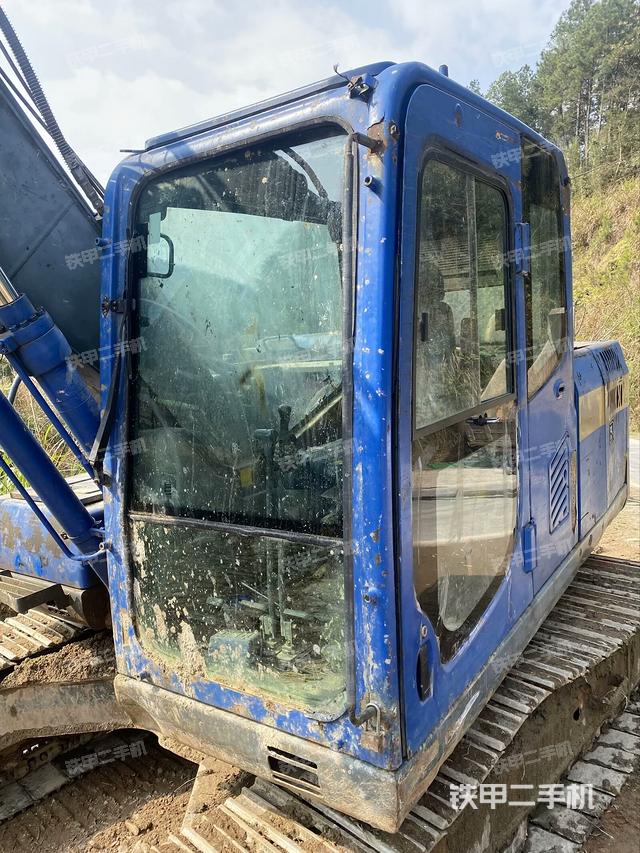 駕駛室左前45度（駕駛室部分）