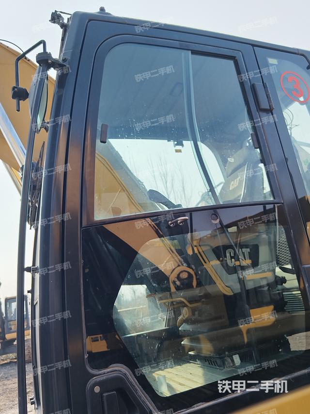 驾驶室整体（整机外观）