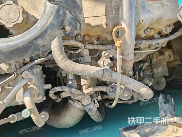 神钢SK260LC-10挖掘机的设备实拍-第42张实拍照片