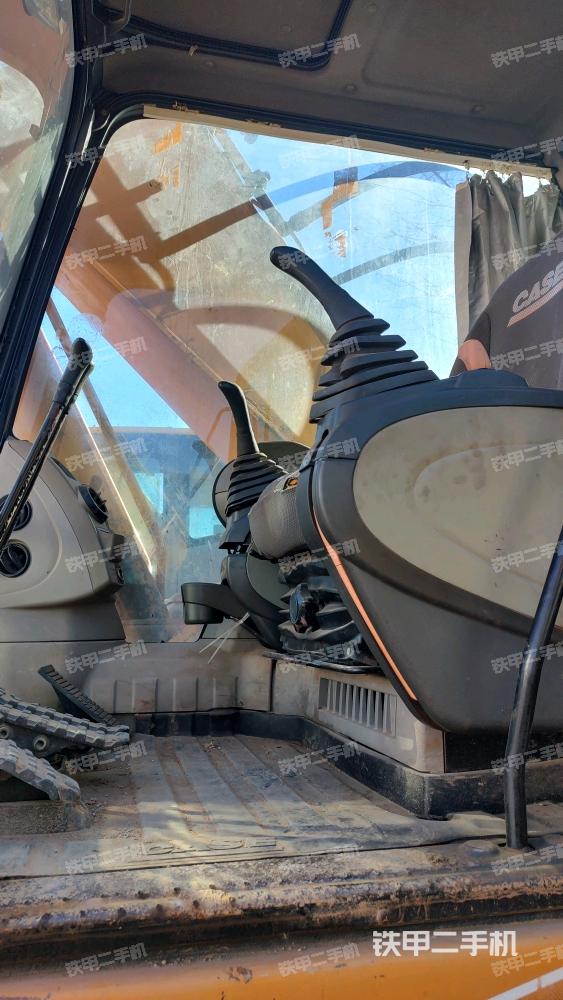 駕駛室整體（整機外觀）