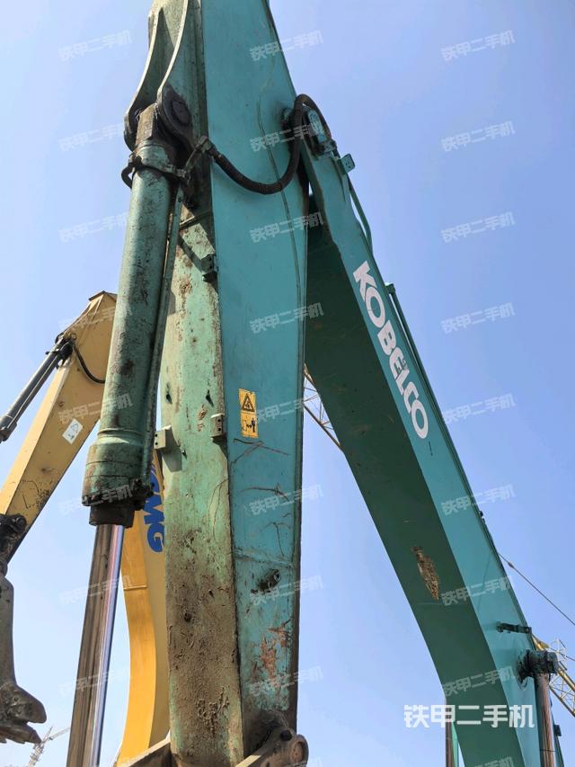 小臂整體左后(工作和回轉(zhuǎn)裝置) 小臂整體左后(工作和回轉(zhuǎn)裝置)