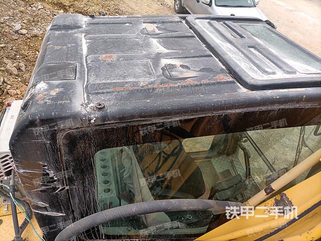 驾驶室顶部（整机外观）