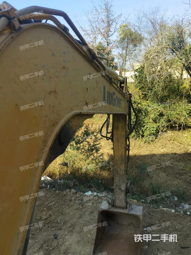 轉(zhuǎn)盤和下車架正前（工作和回轉(zhuǎn)裝置）