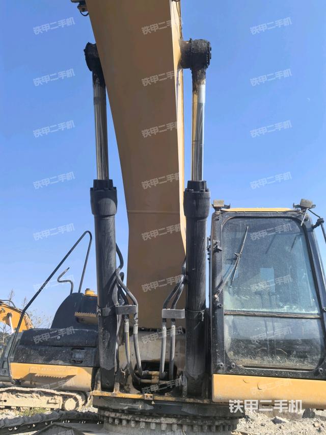 大臂油缸整體?豎拍(工作和回轉(zhuǎn)裝置) 大臂油缸整體?豎拍(工作和回轉(zhuǎn)裝置)