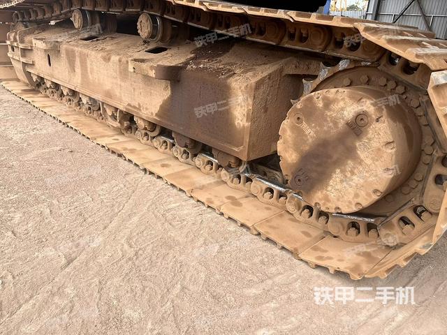 左側(cè)履帶整體?(行走機構(gòu)) 左側(cè)履帶整體?(行走機構(gòu))