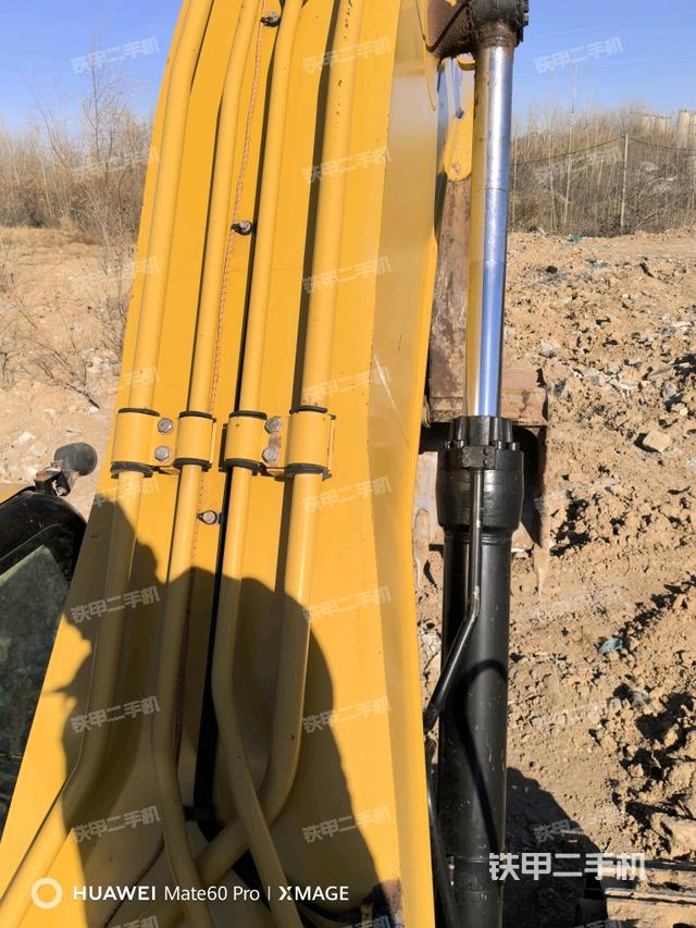 大臂背部俯視（工作和回轉(zhuǎn)裝置）