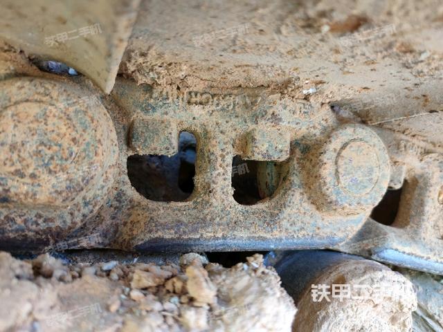 左側(cè)行走馬達(dá)蓋板（行走機(jī)構(gòu)）