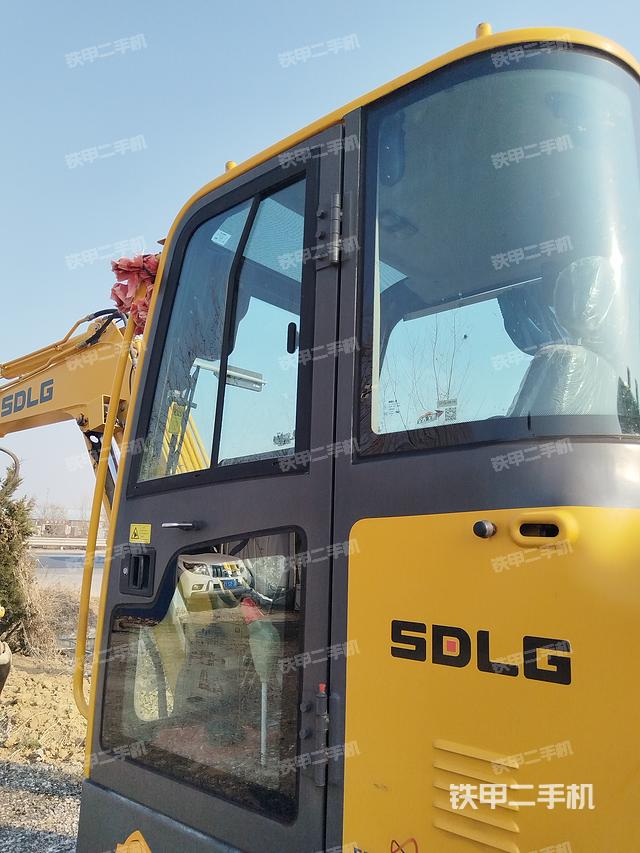 駕駛室整體（整機(jī)外觀）