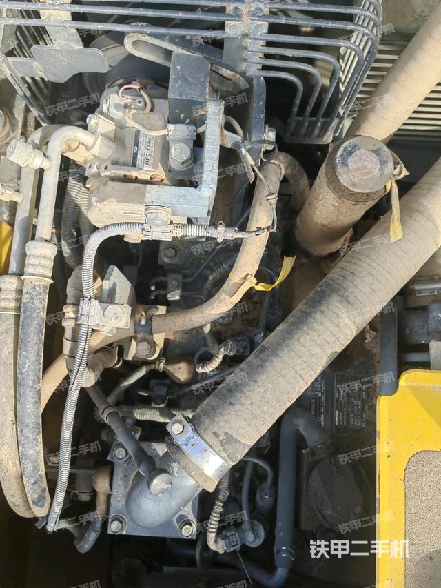 氣門室蓋螺絲特寫(xiě)（上車部件）