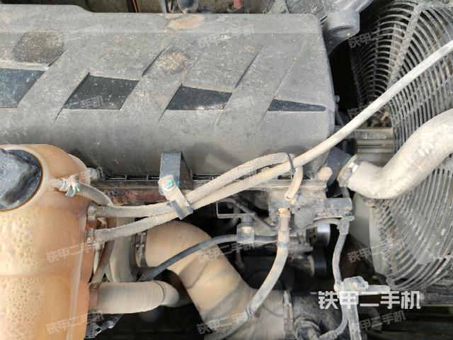 氣門室蓋螺絲特寫（上車部件）