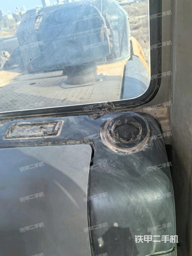 后窗玻璃角標(biāo)(駕駛室部分) 后窗玻璃角標(biāo)(駕駛室部分)