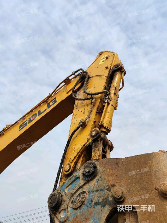 小臂整體右前（工作和回轉(zhuǎn)裝置）