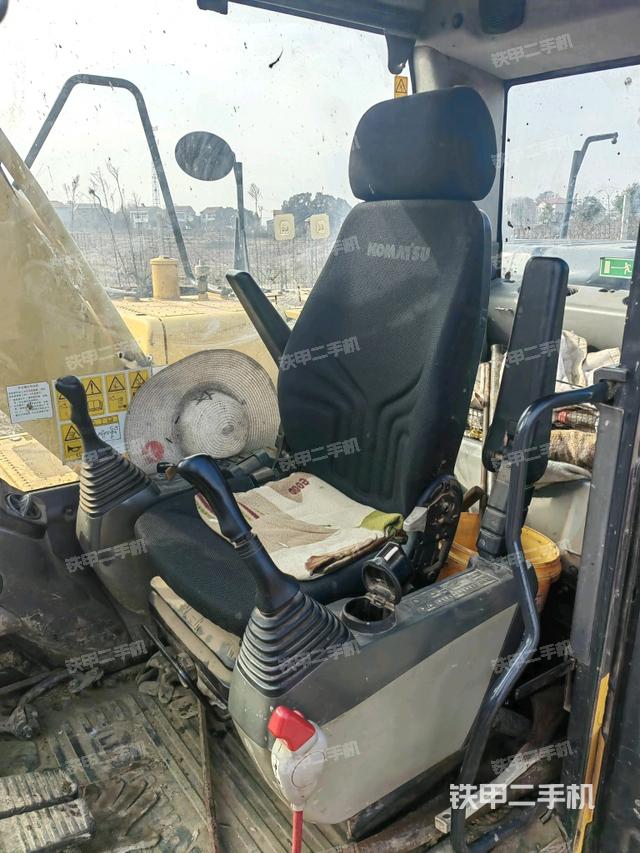 駕駛室左前45度（駕駛室部分）