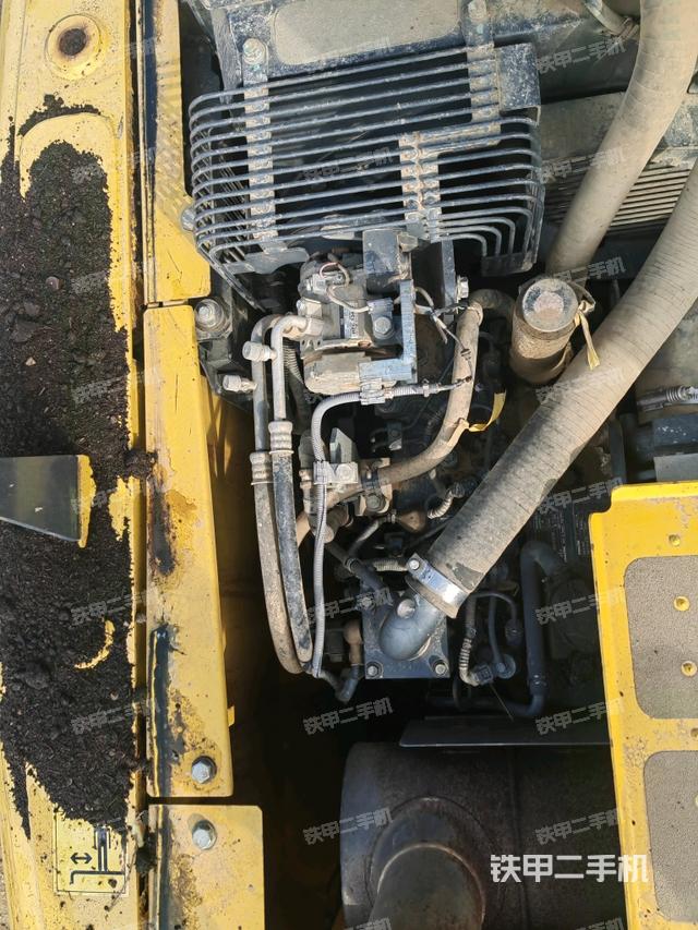 發(fā)動(dòng)機(jī)室（上車部件）