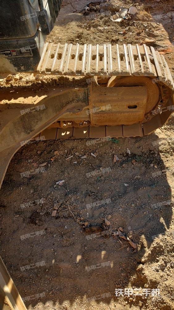 單側(cè)履帶整體（整機(jī)外觀）