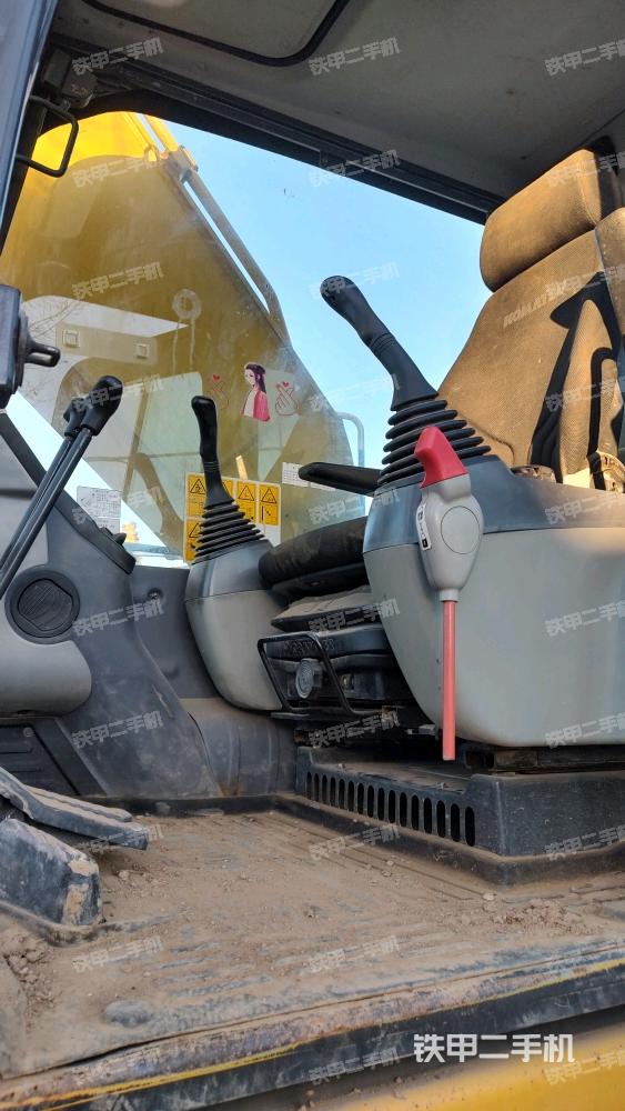 駕駛室整體（整機(jī)外觀）