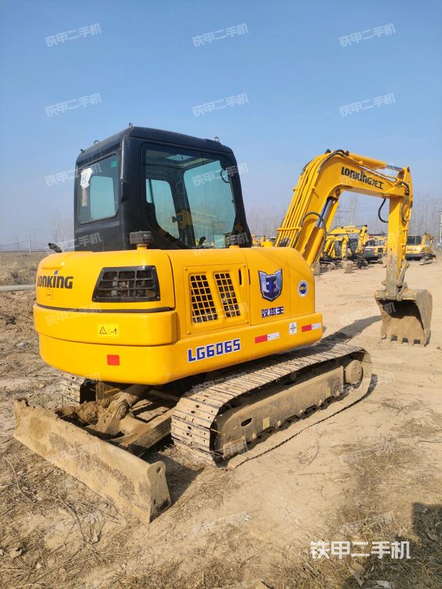 右后45(整機外觀) 右后45(整機外觀)