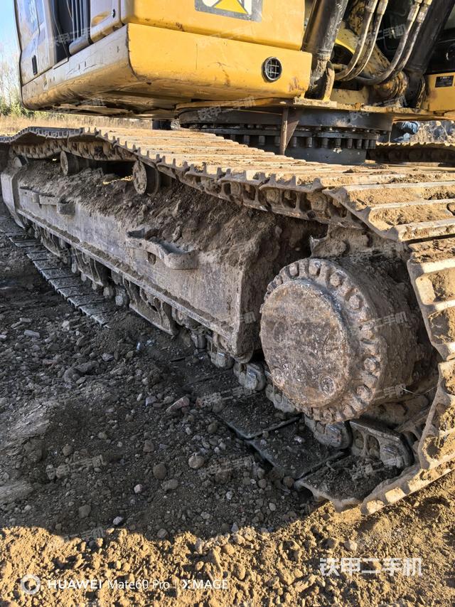 左側(cè)履帶整體?(行走機(jī)構(gòu)) 左側(cè)履帶整體?(行走機(jī)構(gòu))