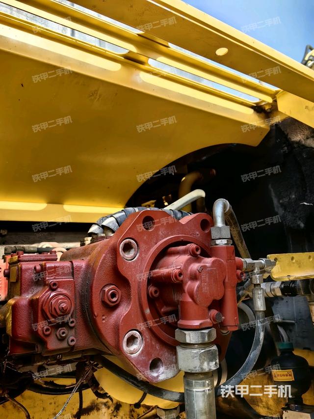 液壓泵斜45?左（大件艙室）