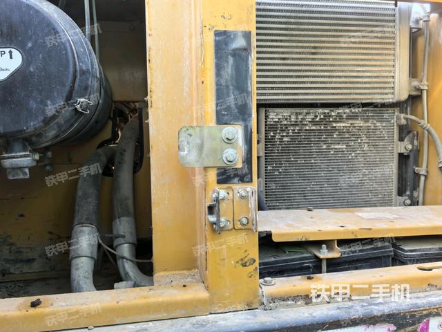 散熱器正面(大件艙室) 散熱器正面(大件艙室)