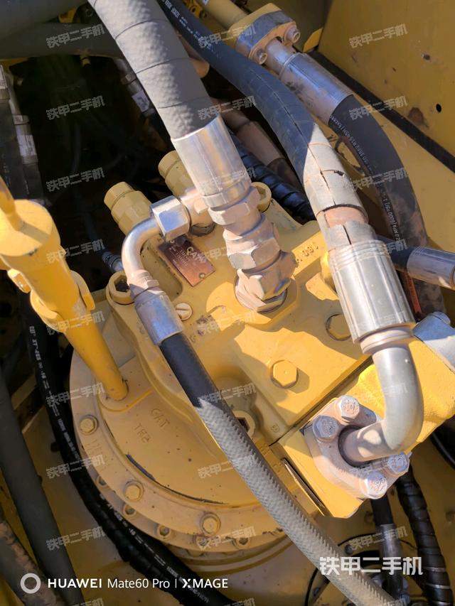 發(fā)動(dòng)機(jī)室（上車部件）