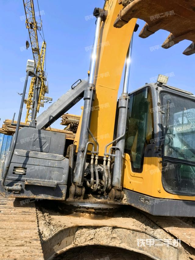 大臂油缸整體?豎拍(工作和回轉(zhuǎn)裝置) 大臂油缸整體?豎拍(工作和回轉(zhuǎn)裝置)